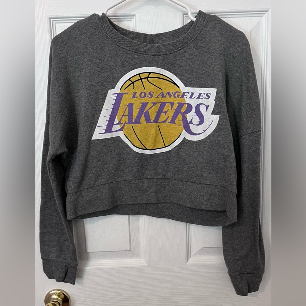 Cropped grey lakers sweatshirt. Never worn. Bought from staples center